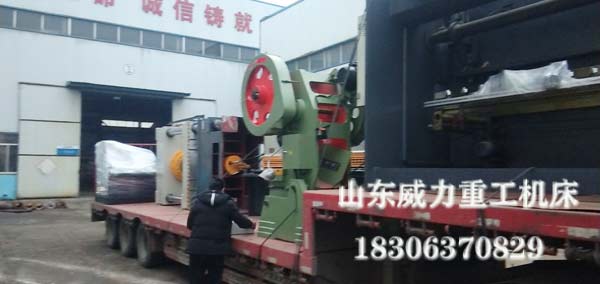 不銹鋼水箱沖壓板生產全套設備發貨圖片